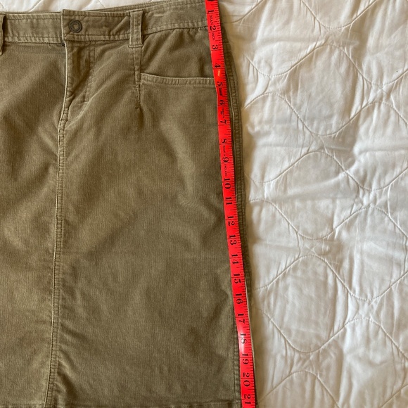 Corduroy The North Face mini-skirt - Picture 5 of 7